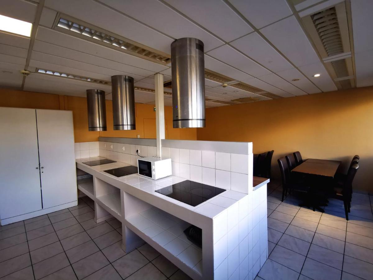 Paris Par Trains, Area, Studios Avec Salle De Bain Et Kitchenette Privees, Ou, Chambres Avec Salles Bain Et Cuisines Communes Persan 외부 사진