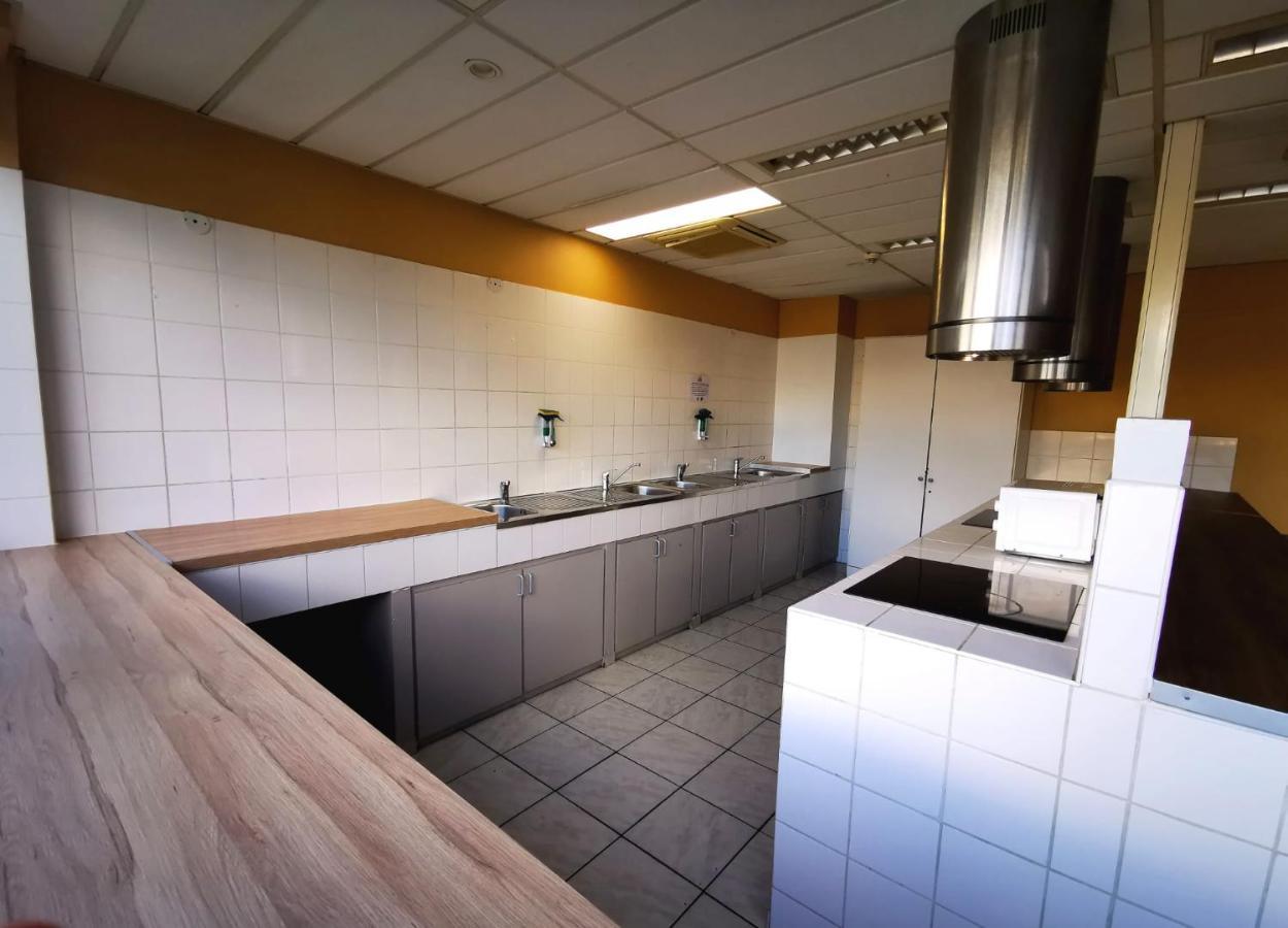 Paris Par Trains, Area, Studios Avec Salle De Bain Et Kitchenette Privees, Ou, Chambres Avec Salles Bain Et Cuisines Communes Persan 외부 사진