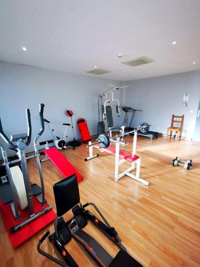 Paris Par Trains, Area, Studios Avec Salle De Bain Et Kitchenette Privees, Ou, Chambres Avec Salles Bain Et Cuisines Communes Persan 외부 사진