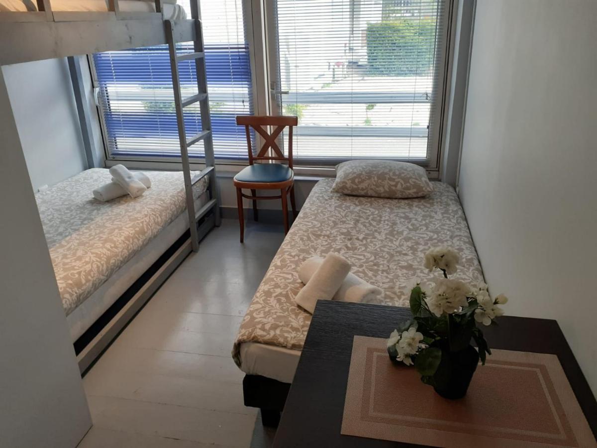 Paris Par Trains, Area, Studios Avec Salle De Bain Et Kitchenette Privees, Ou, Chambres Avec Salles Bain Et Cuisines Communes Persan 외부 사진
