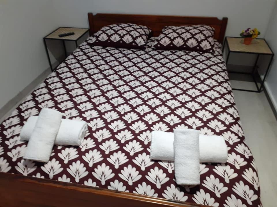 Paris Par Trains, Area, Studios Avec Salle De Bain Et Kitchenette Privees, Ou, Chambres Avec Salles Bain Et Cuisines Communes Persan 외부 사진