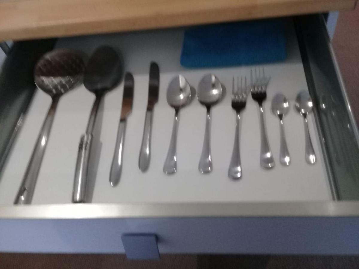 Paris Par Trains, Area, Studios Avec Salle De Bain Et Kitchenette Privees, Ou, Chambres Avec Salles Bain Et Cuisines Communes Persan 외부 사진